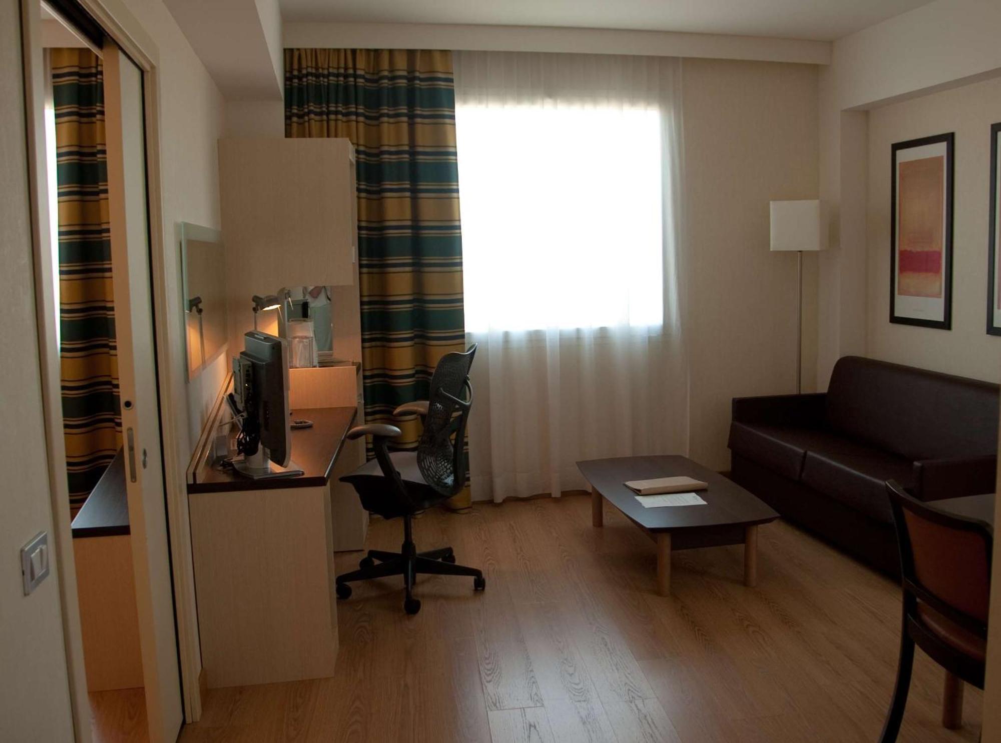Hotel Hilton Garden Rome Airport 4*